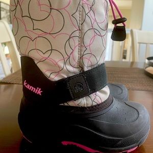 Kamik Rocket Snow Boots. 11 toddler. Light used. Great condition